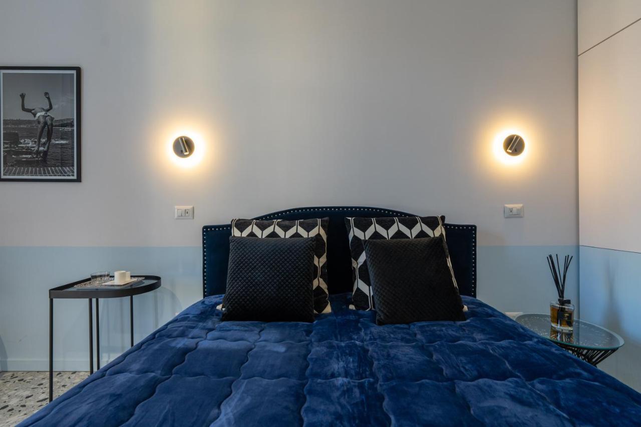 Teatro Toledo 272 Bed & Breakfast เนเปิลส์ ภายนอก รูปภาพ