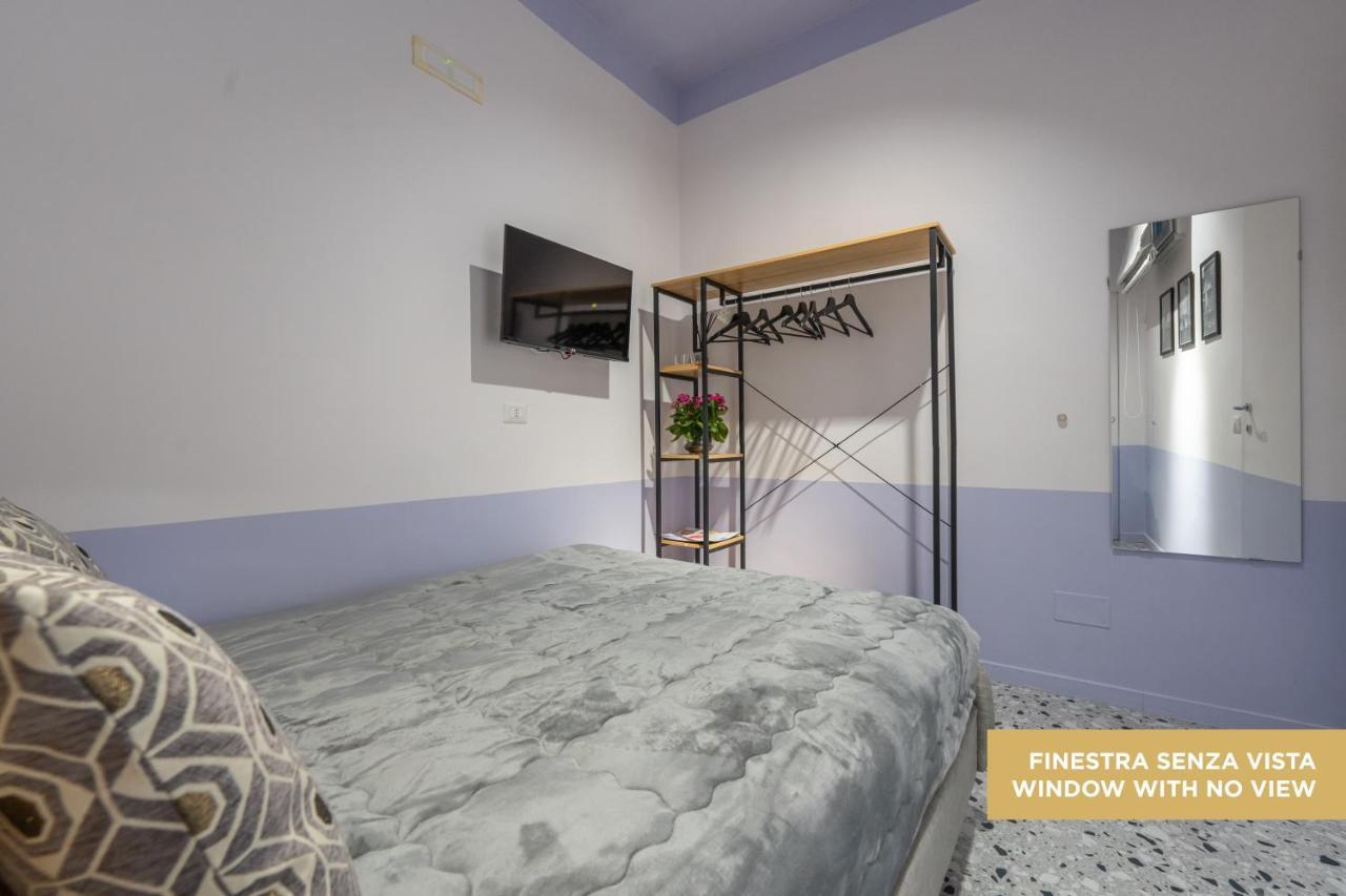 Teatro Toledo 272 Bed & Breakfast เนเปิลส์ ภายนอก รูปภาพ